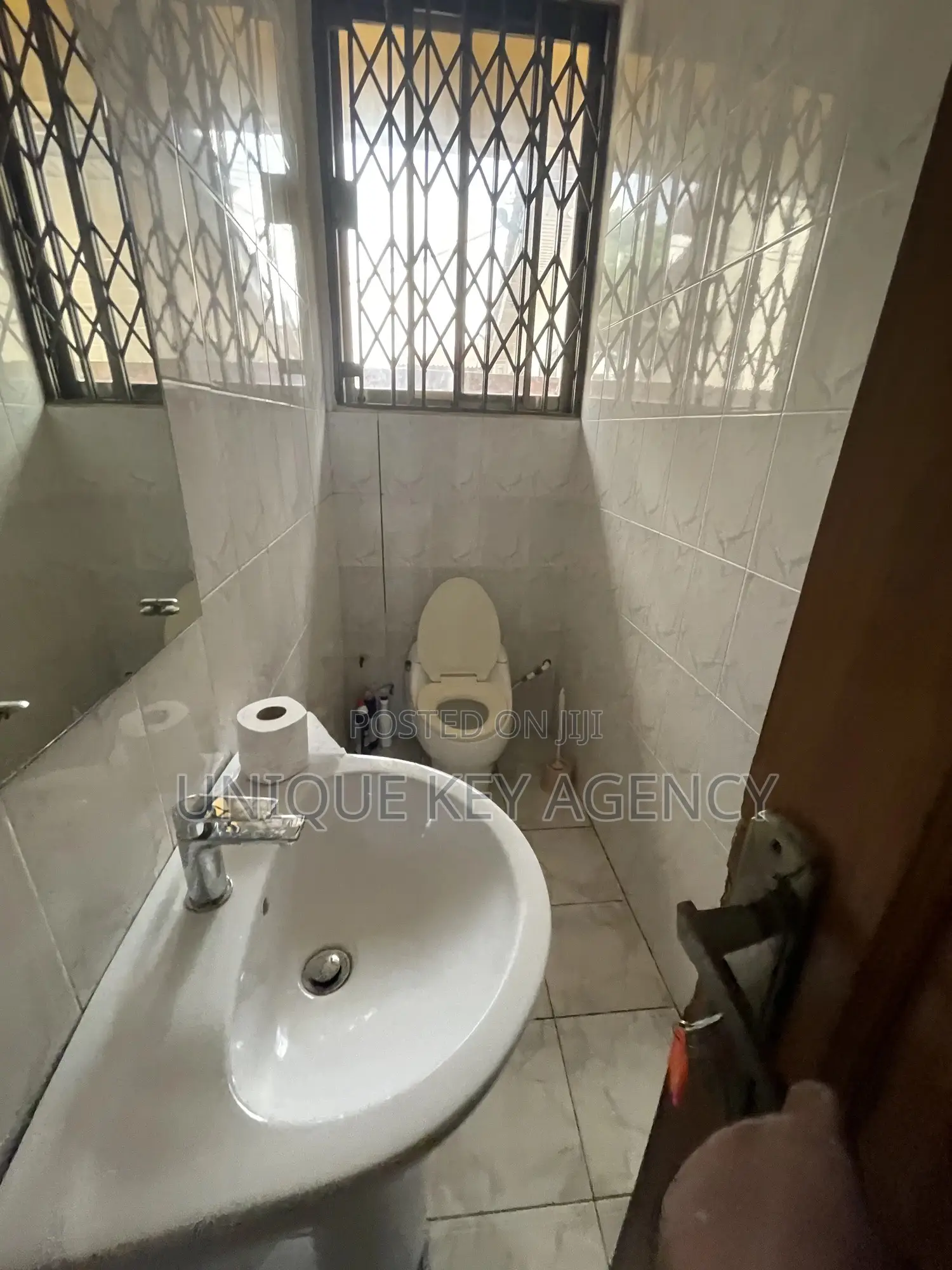 Single Room With Shared Kitchen And Bathroom