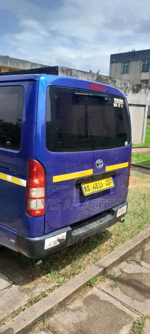 Toyota Grand HiAce 2010 Blue