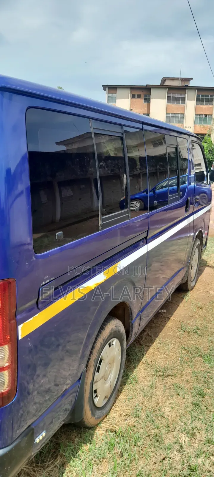 Toyota Grand HiAce 2010 Blue