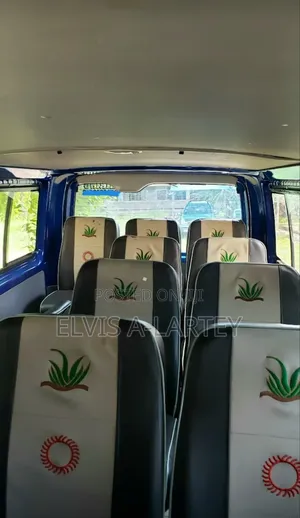Toyota Grand HiAce 2010 Blue