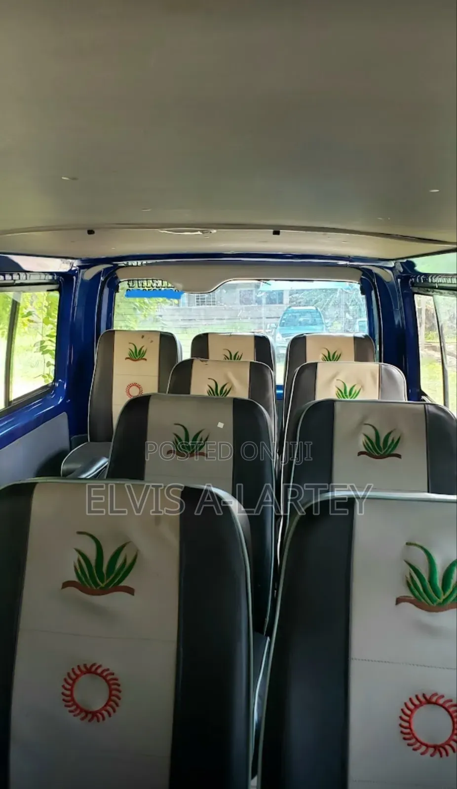 Toyota Grand HiAce 2010 Blue