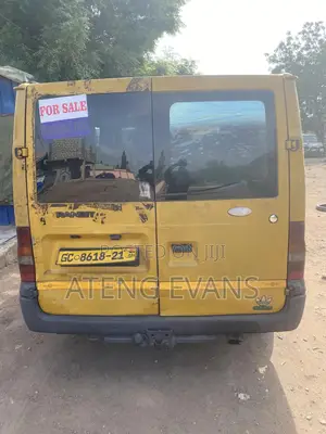Ford Transit 2010 Yellow