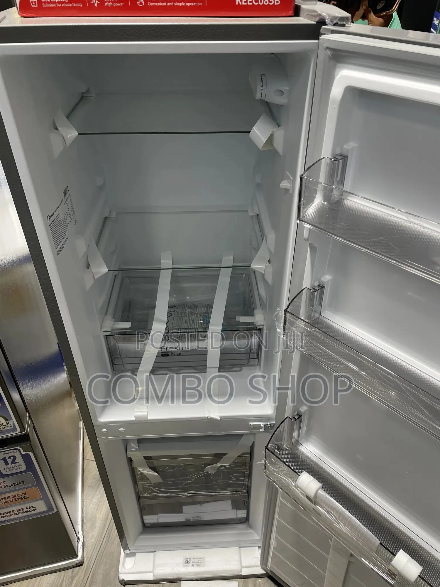 Midea 174 Bottom Freezer Fridge