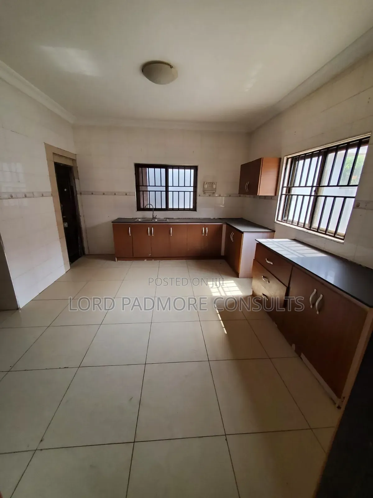 3bdrm House in Eastlegon Hills, School Junction for rent