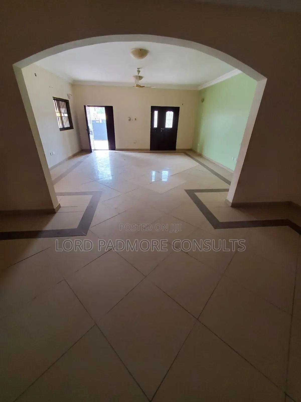 3bdrm House in Eastlegon Hills, School Junction for rent