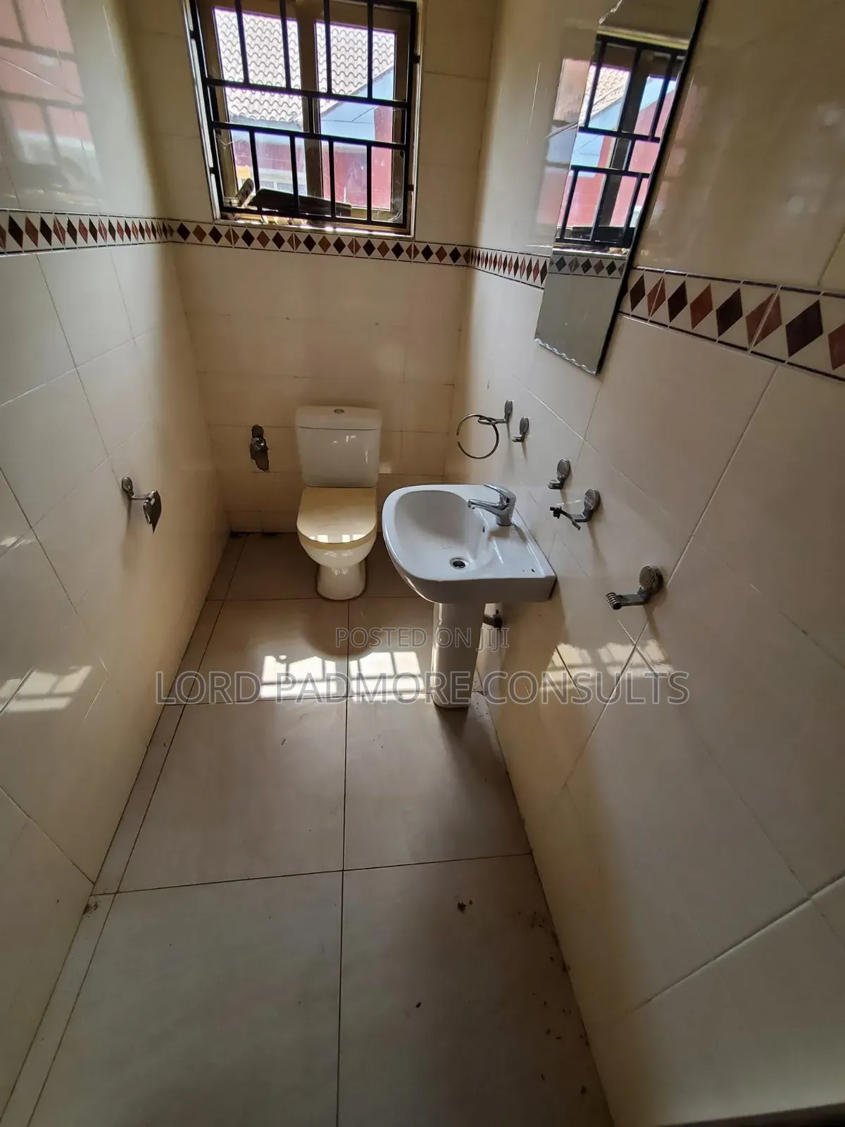 3bdrm House in Eastlegon Hills, School Junction for rent