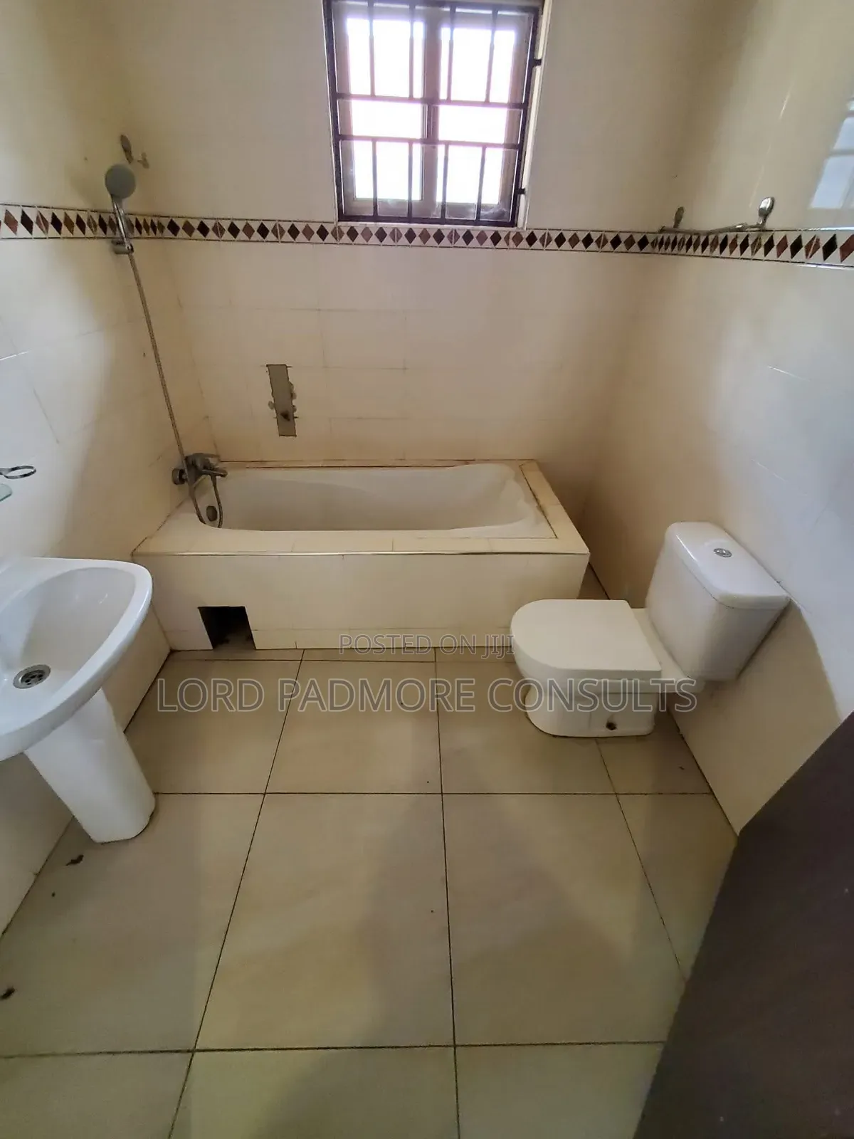 3bdrm House in Eastlegon Hills, School Junction for rent