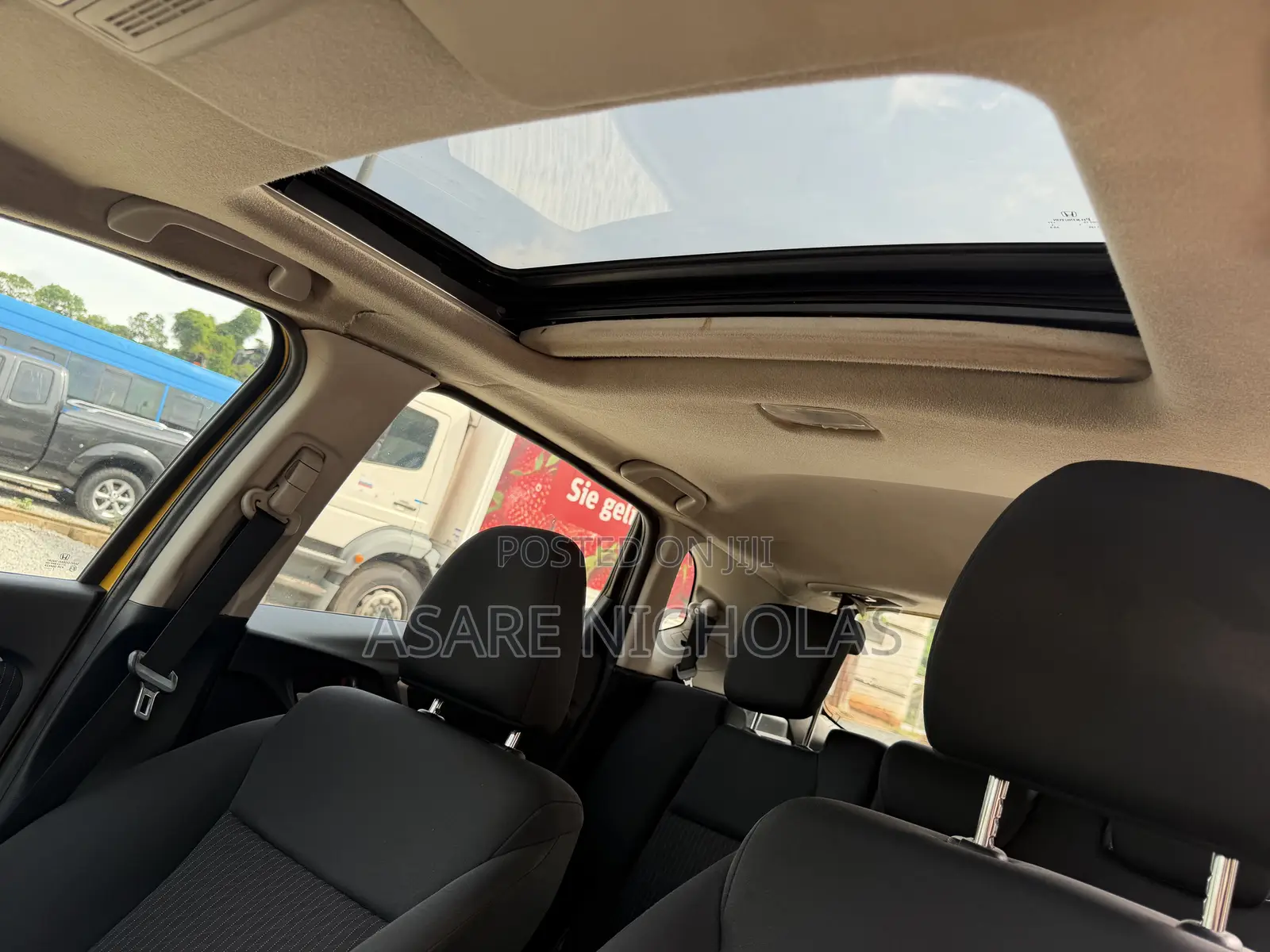 Honda Fit 2019 Yellow