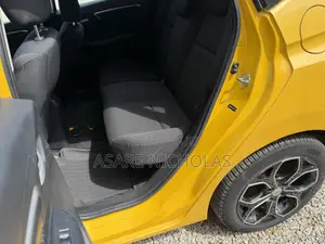 Honda Fit 2019 Yellow