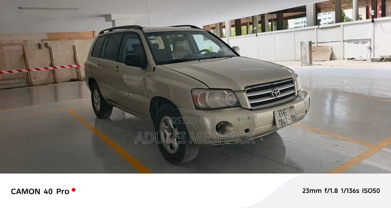 Toyota Highlander 2010 Gold