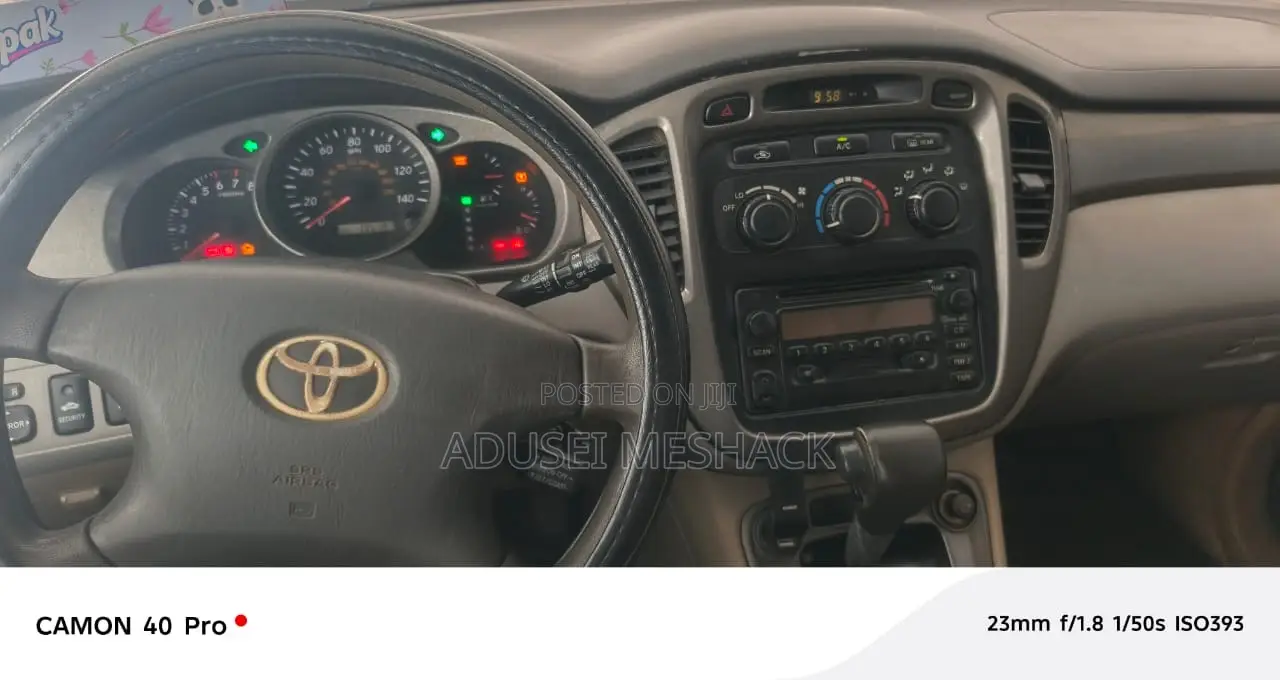 Toyota Highlander 2010 Gold
