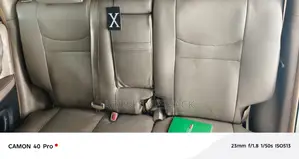Toyota Highlander 2010 Gold