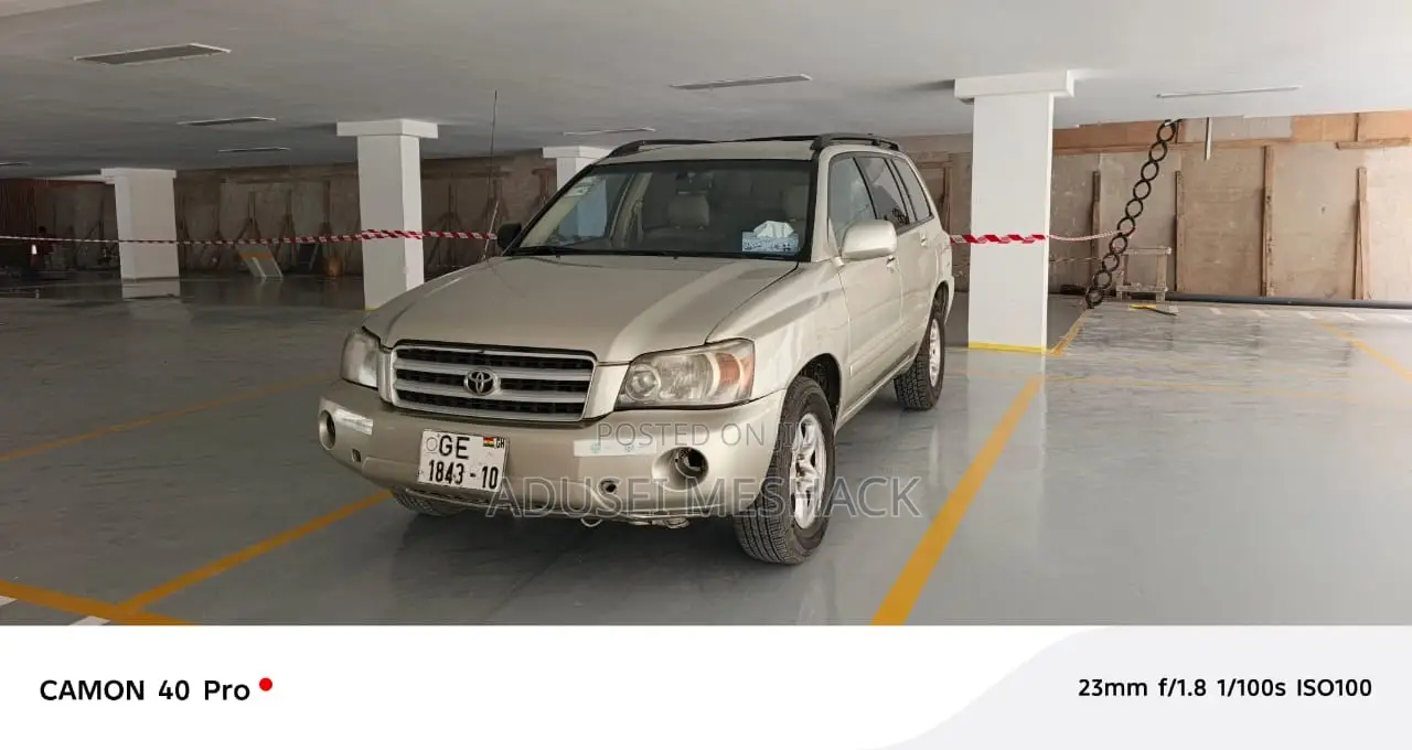 Toyota Highlander 2010 Gold