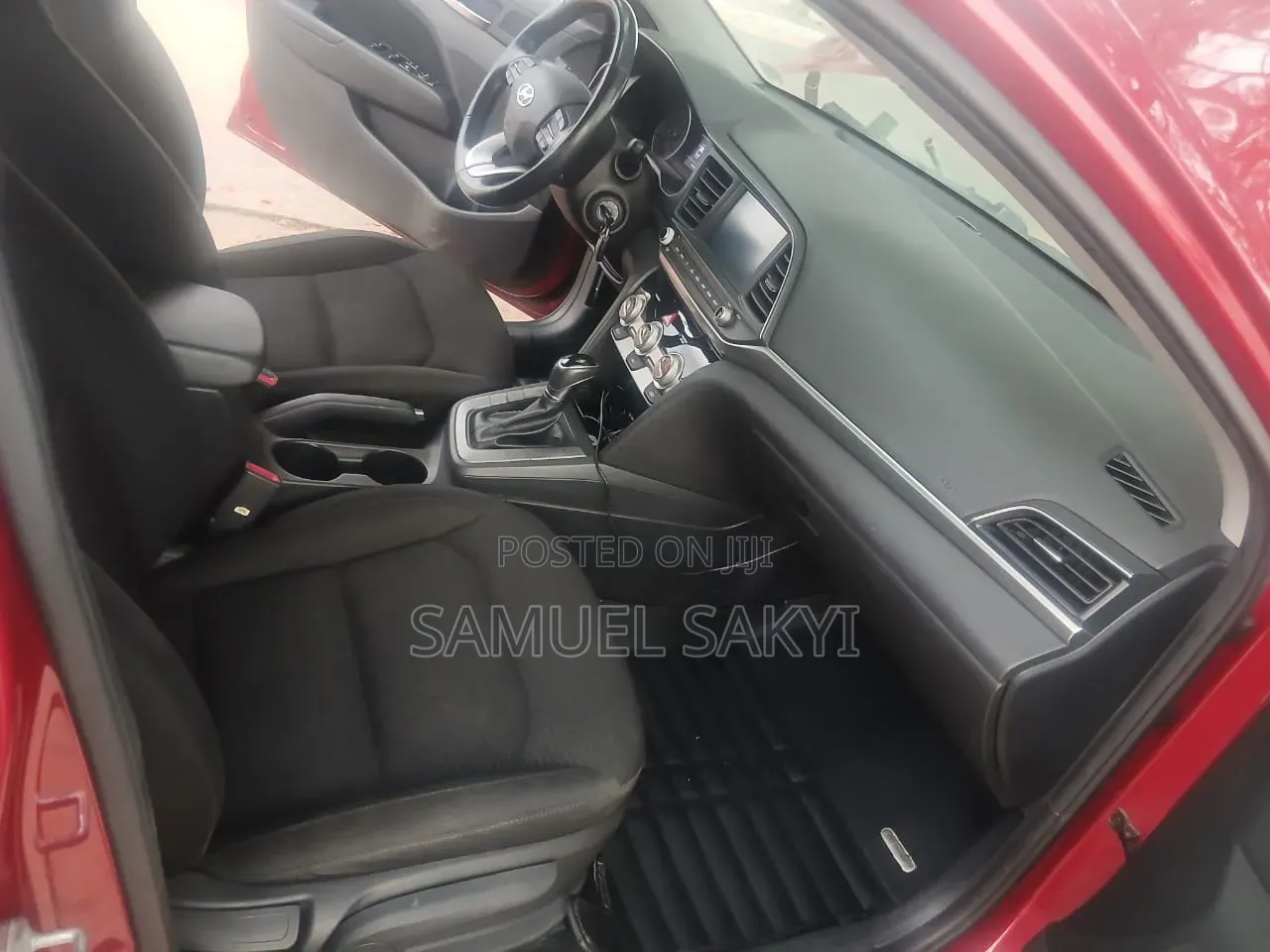 Hyundai Elantra SE 2020 Red