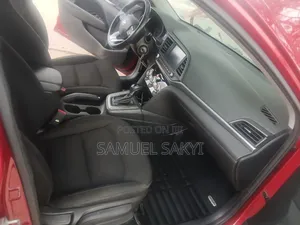 Hyundai Elantra SE 2020 Red