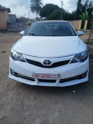 Toyota Camry LE 4dr Sedan (2.5L 4cyl 6A) 2013 White