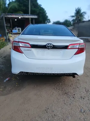 Toyota Camry LE 4dr Sedan (2.5L 4cyl 6A) 2013 White