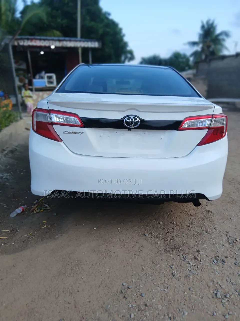 Toyota Camry LE 4dr Sedan (2.5L 4cyl 6A) 2013 White