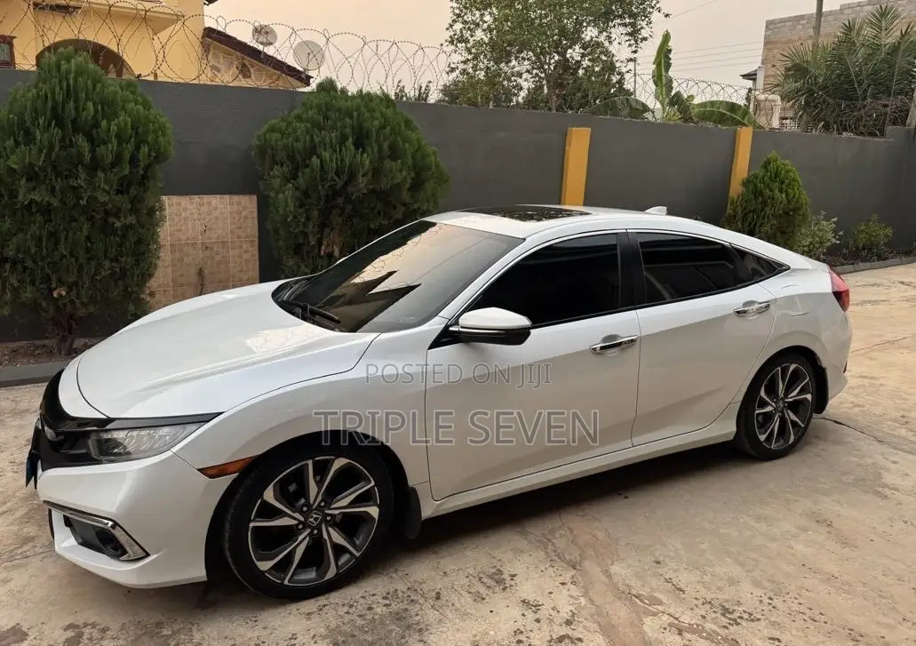 Honda Civic Touring Sedan 2019 White