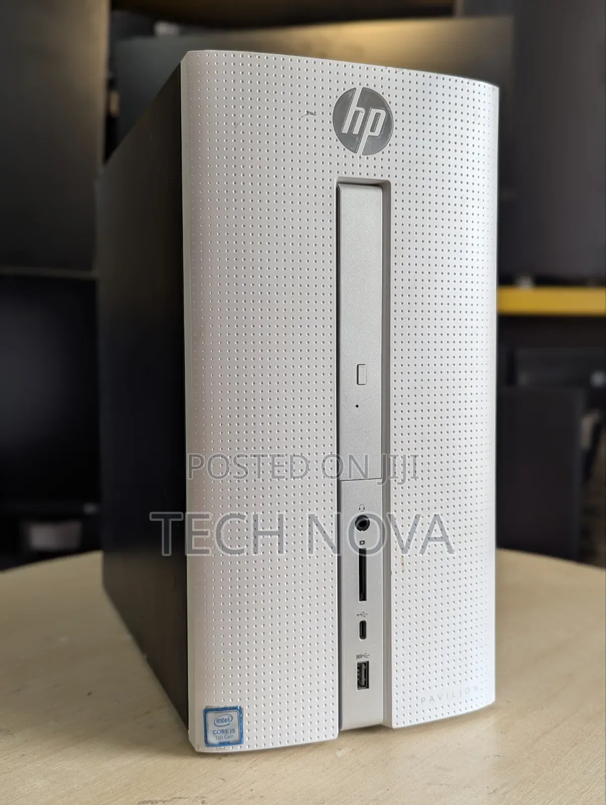 Desktop Computer HP Pavilion 570 8GB Intel Core i5 SSD 256GB
