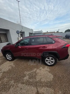 Toyota RAV4 XLE AWD 2019 Red