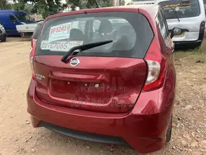Nissan Versa 1.6 SL 2017 Red