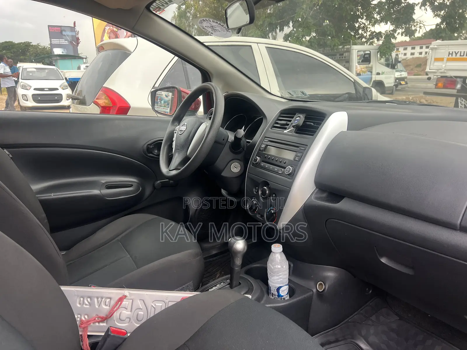 Nissan Versa 1.6 SL 2017 Red