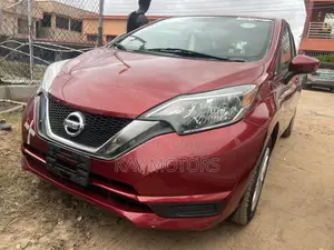Nissan Versa 1.6 SL 2017 Red