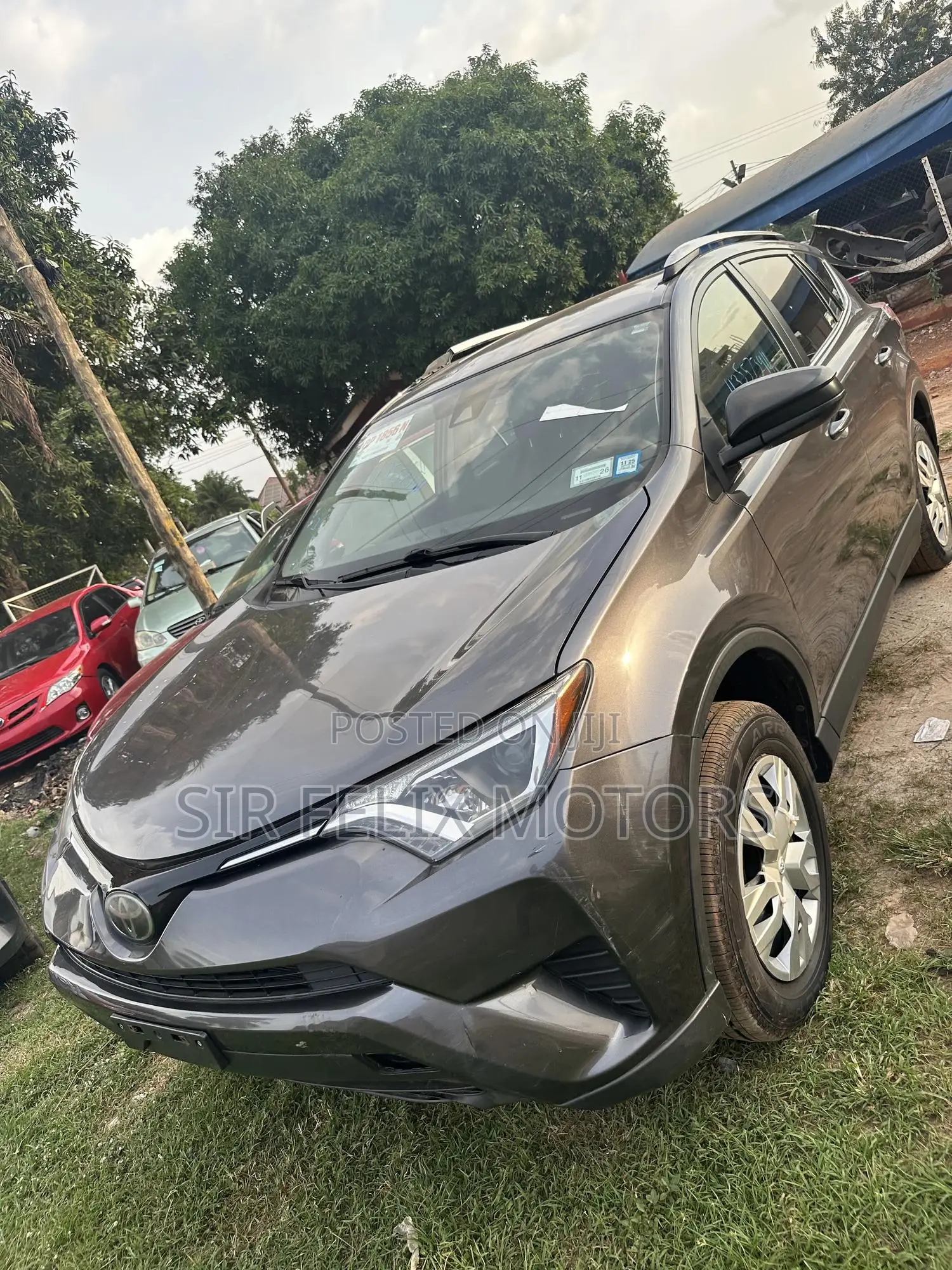 Toyota RAV4 XLE 4dr SUV AWD (2.5L 4cyl 6A) 2018 Gray