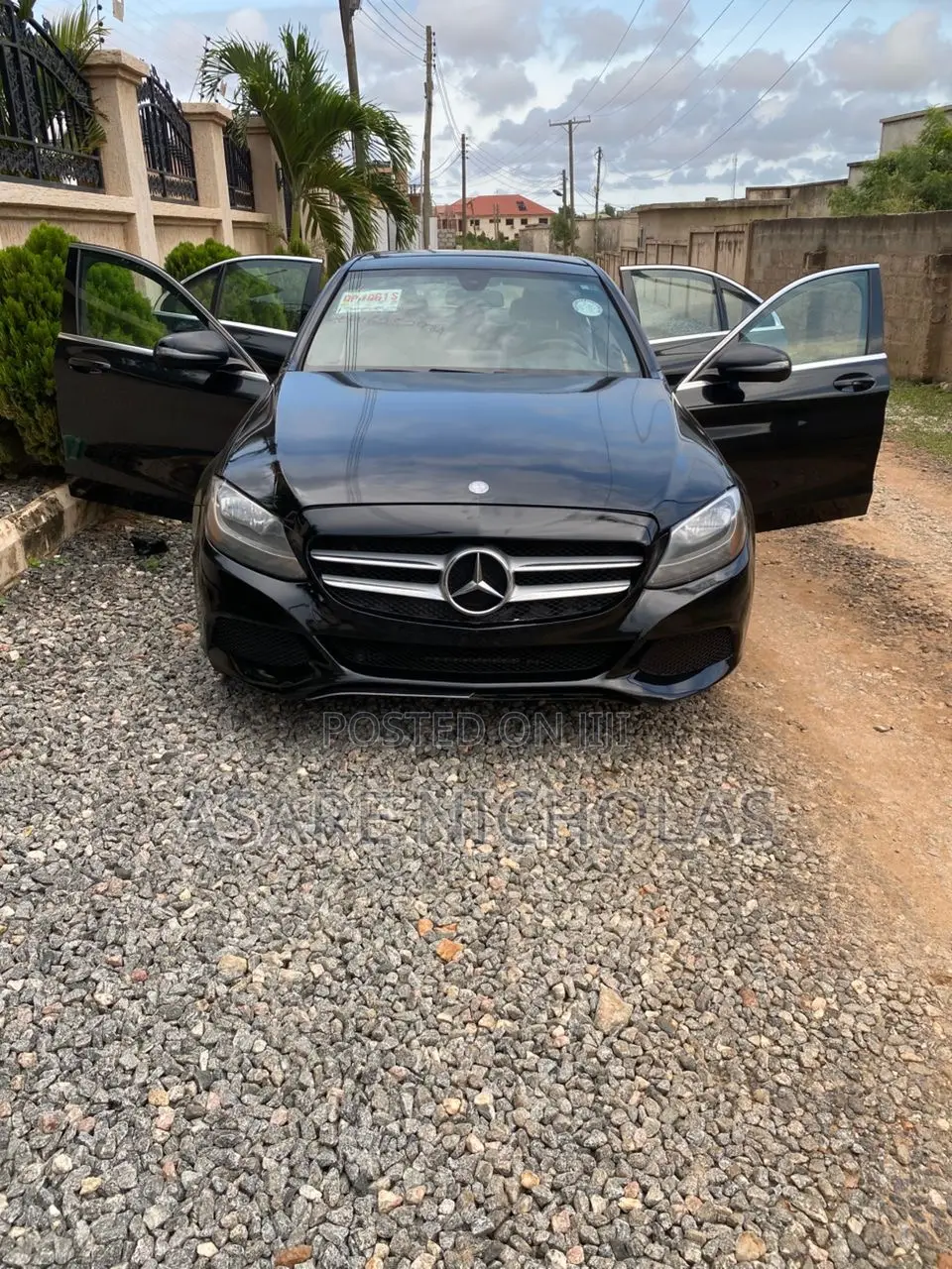 Mercedes-Benz C300 2016 Black