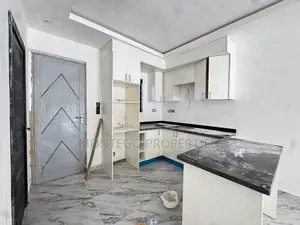2bdrm Condo in School Junction, Adjiriganor for sale