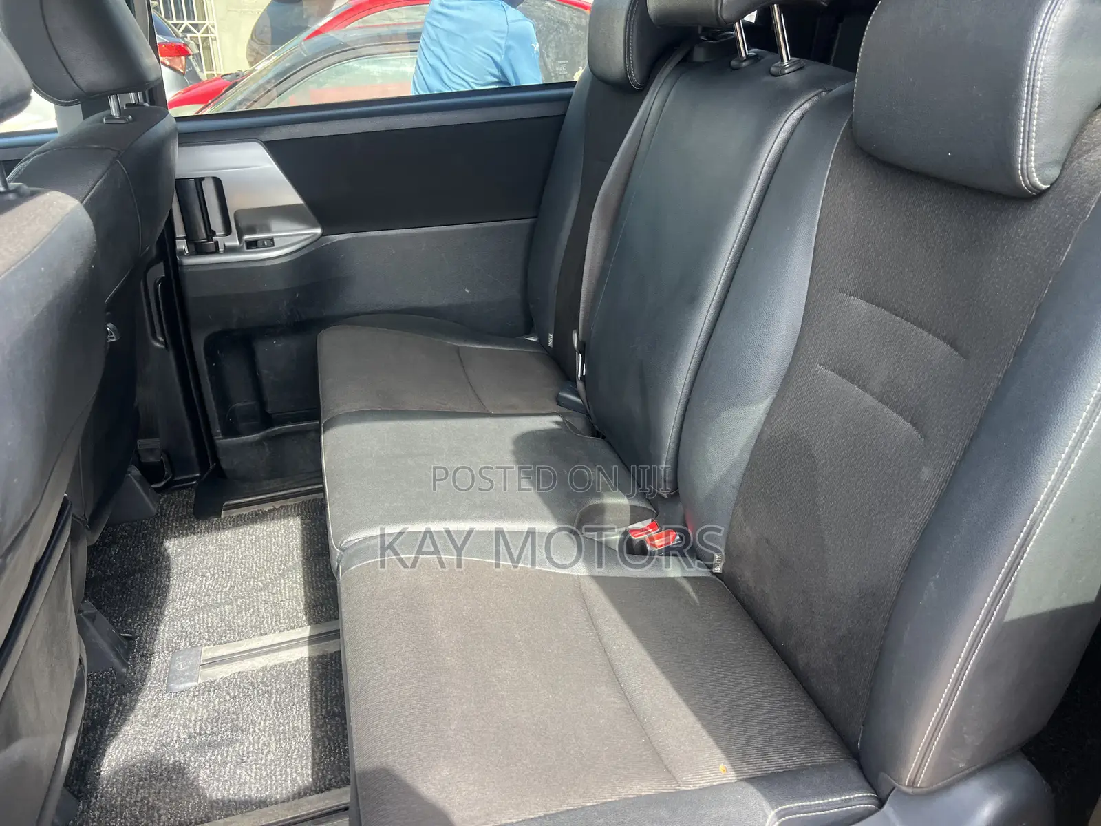 Toyota Voxy 2013 Black