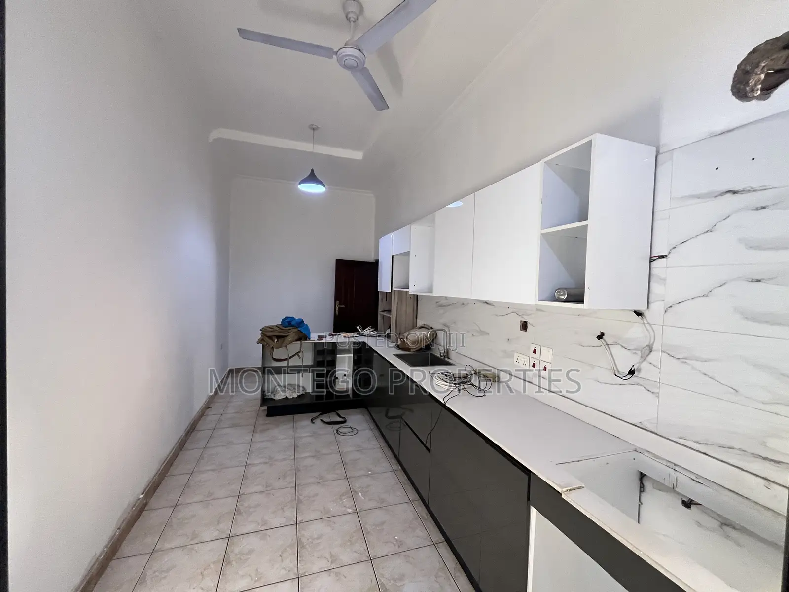 3bdrm Bungalow in American House, East Legon for rent