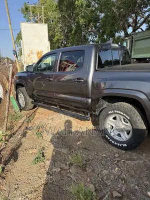 Toyota Tacoma 2018 Gray