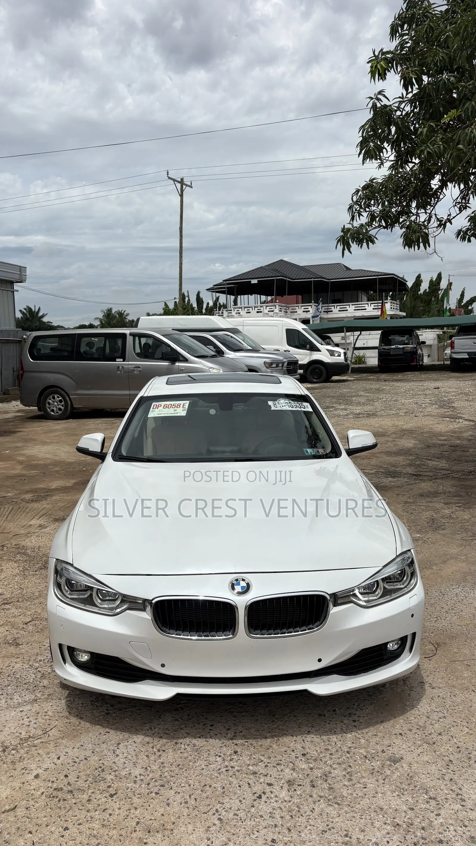 BMW 320i Sedan RWD 2018 White