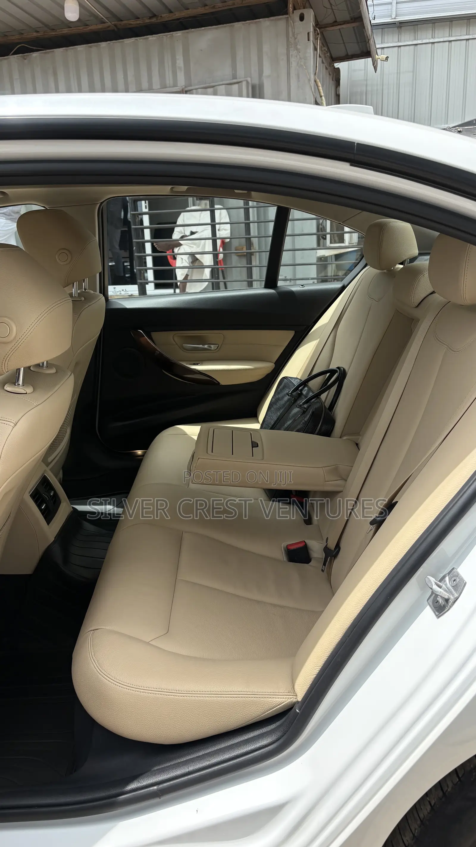 BMW 320i Sedan RWD 2018 White