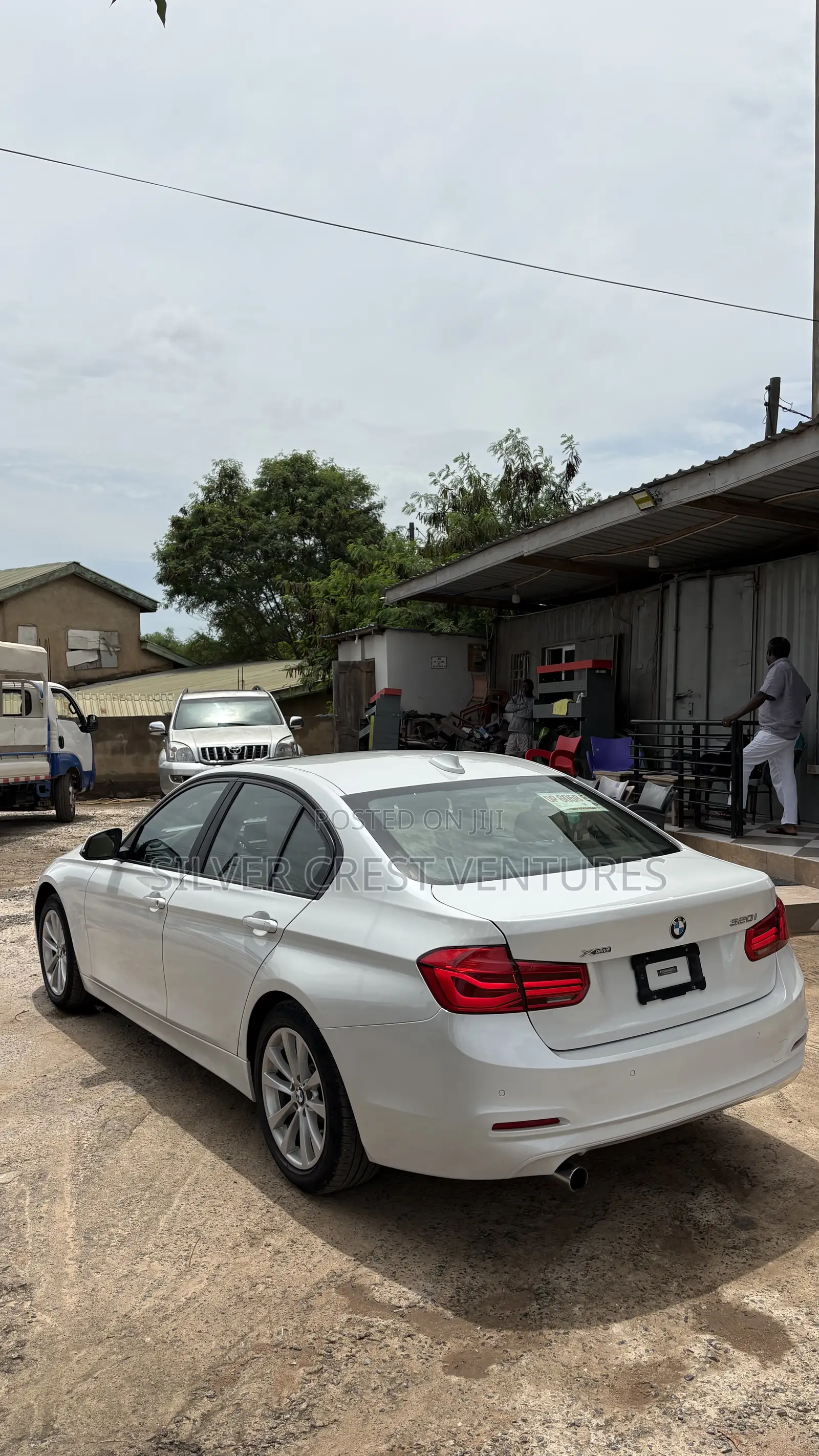 BMW 320i Sedan RWD 2018 White