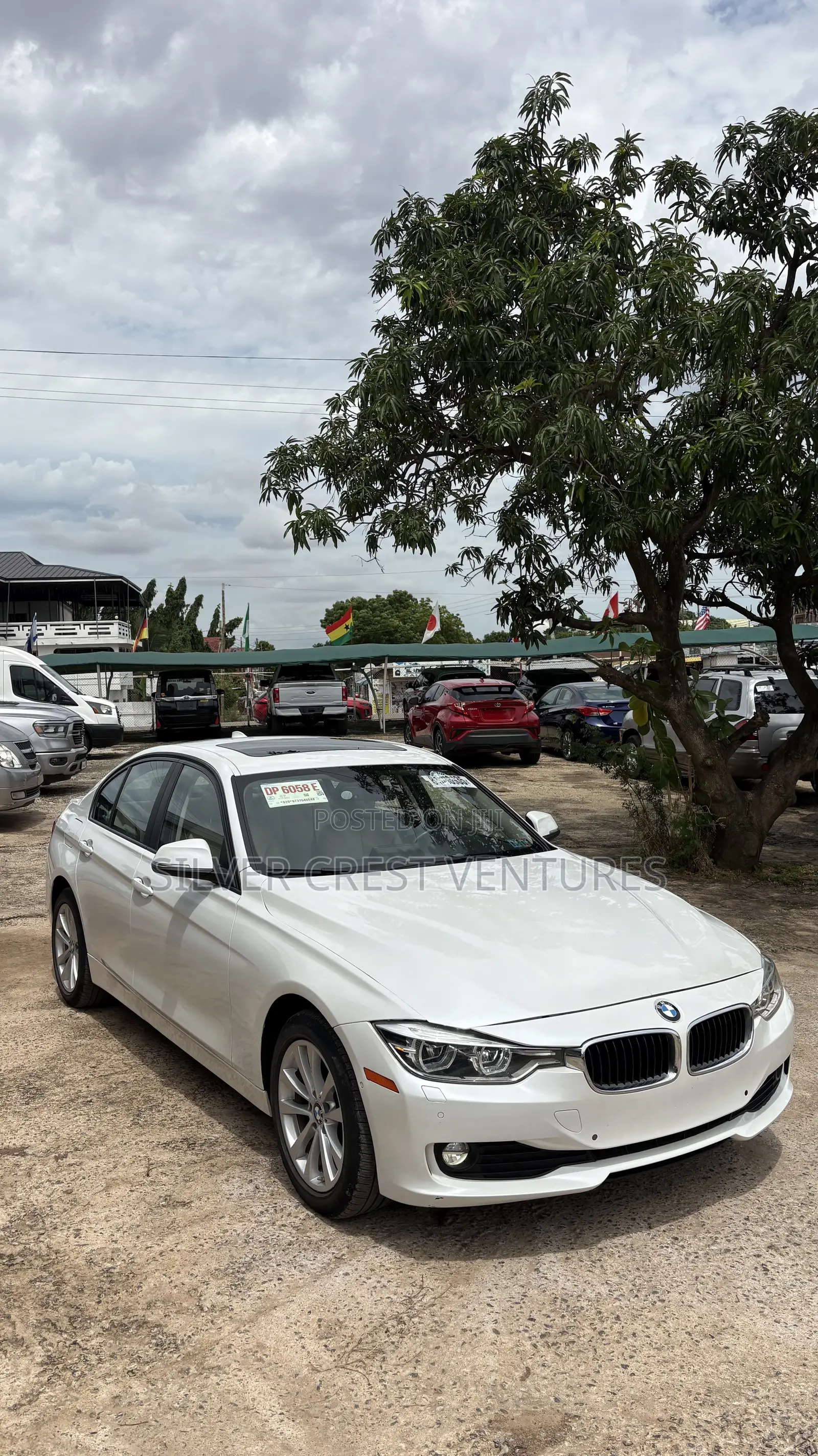 BMW 320i Sedan RWD 2018 White
