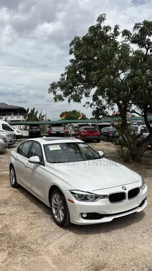 BMW 320i Sedan RWD 2018 White