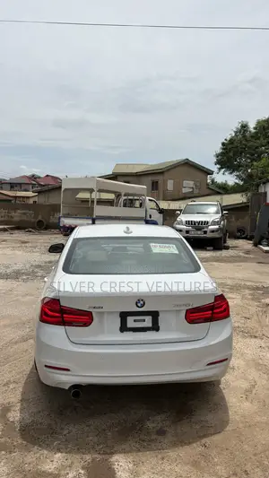 BMW 320i Sedan RWD 2018 White
