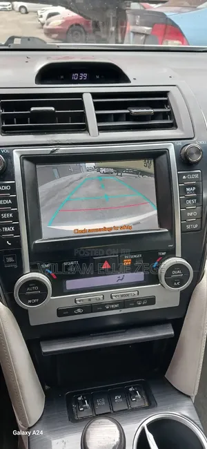 Toyota Camry Hybrid XLE 2012 Silver