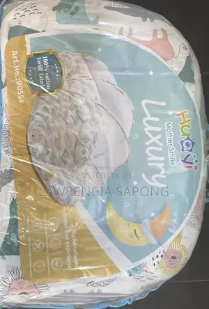 Huavi Luxury Baby Bed