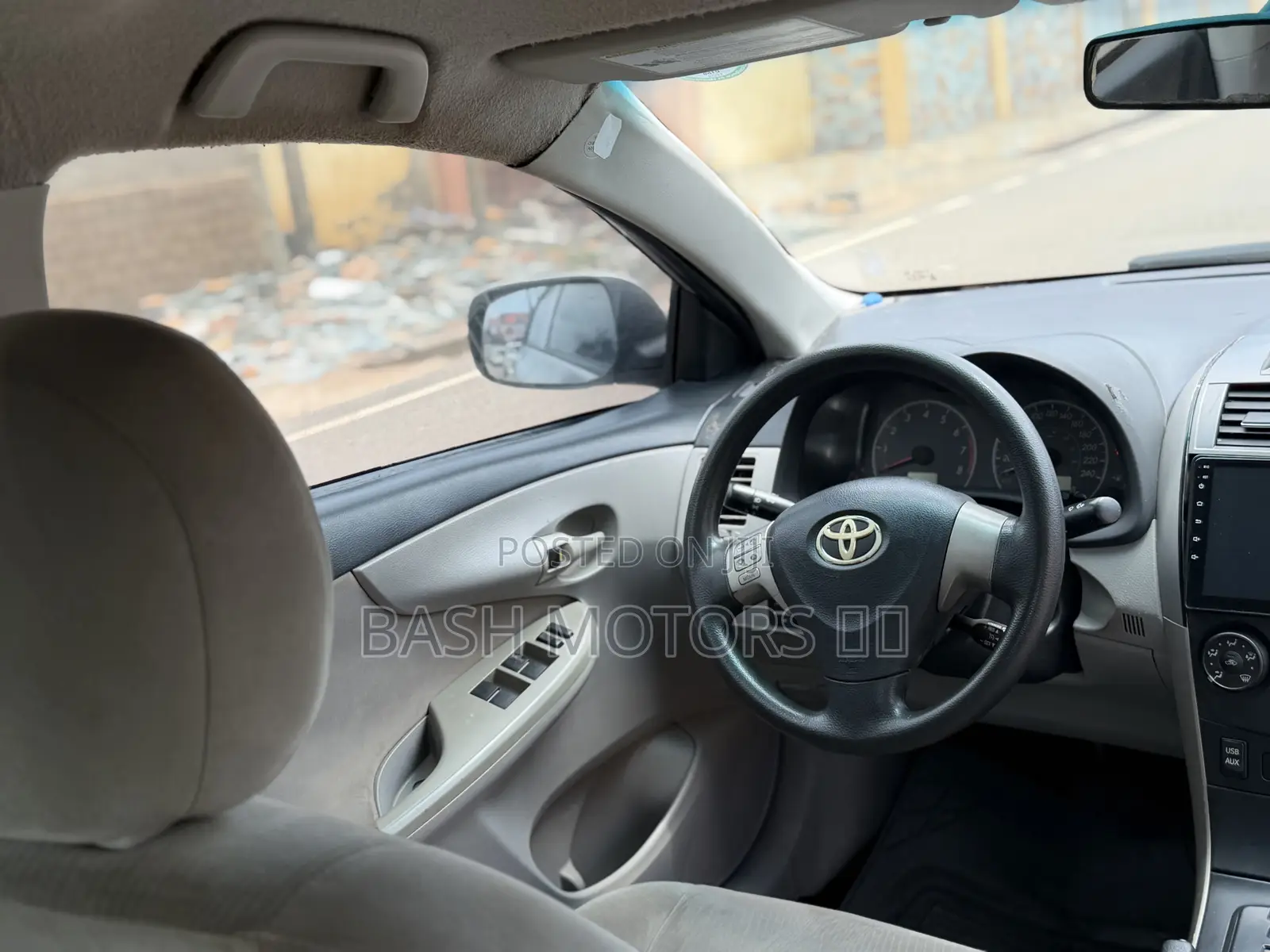 Toyota Corolla LE 4dr Sedan (1.8L 4cyl 4A) 2013 Silver