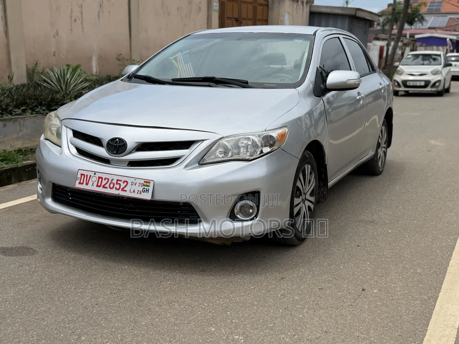Toyota Corolla LE 4dr Sedan (1.8L 4cyl 4A) 2013 Silver