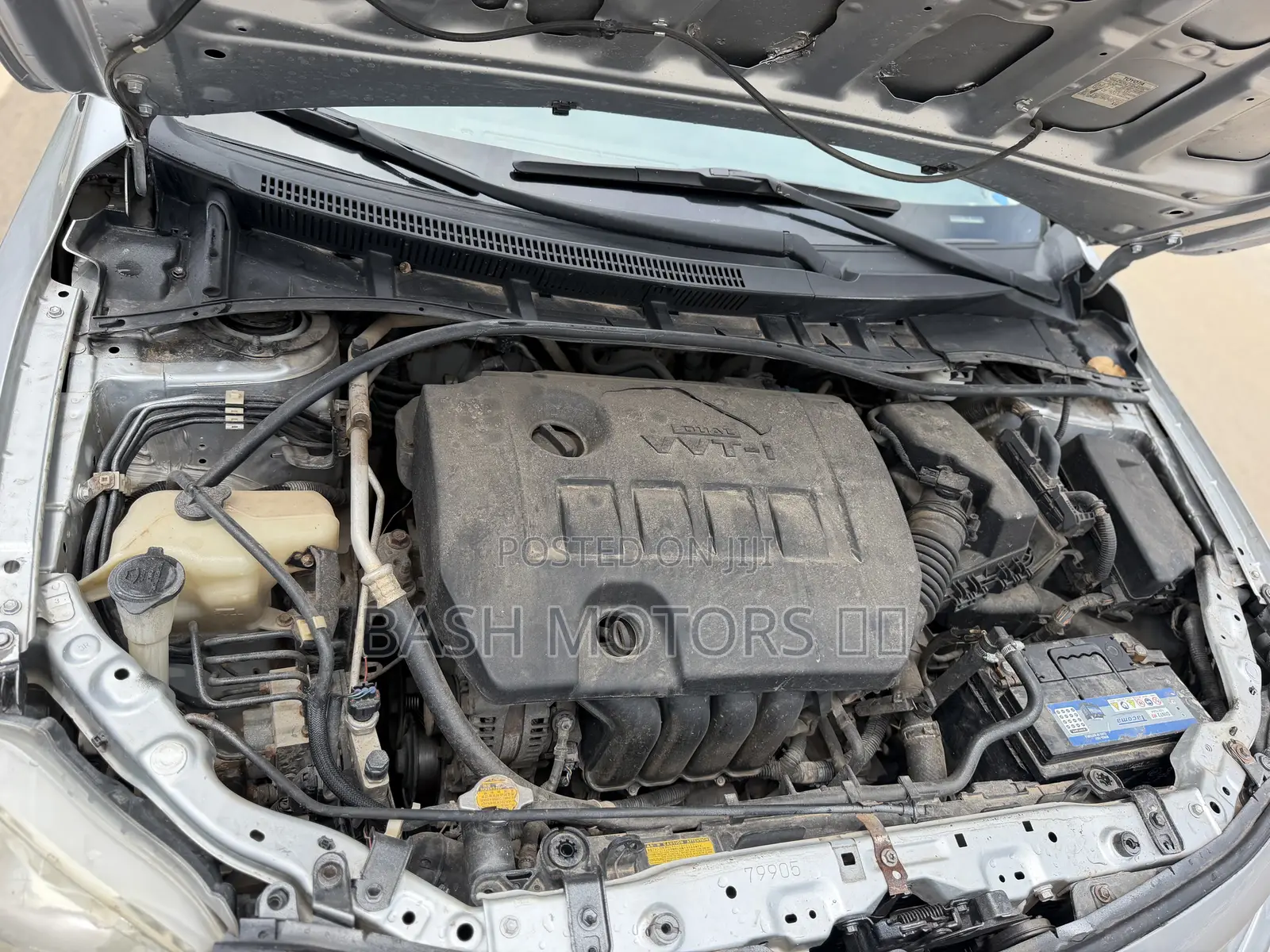 Toyota Corolla LE 4dr Sedan (1.8L 4cyl 4A) 2013 Silver