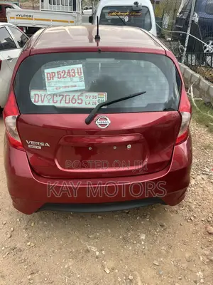 Nissan Versa 1.6 SL 2017 Red