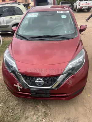 Nissan Versa 1.6 SL 2017 Red