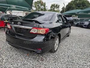 Toyota Corolla LE 4dr Sedan (1.8L 4cyl 4A) 2012 Black