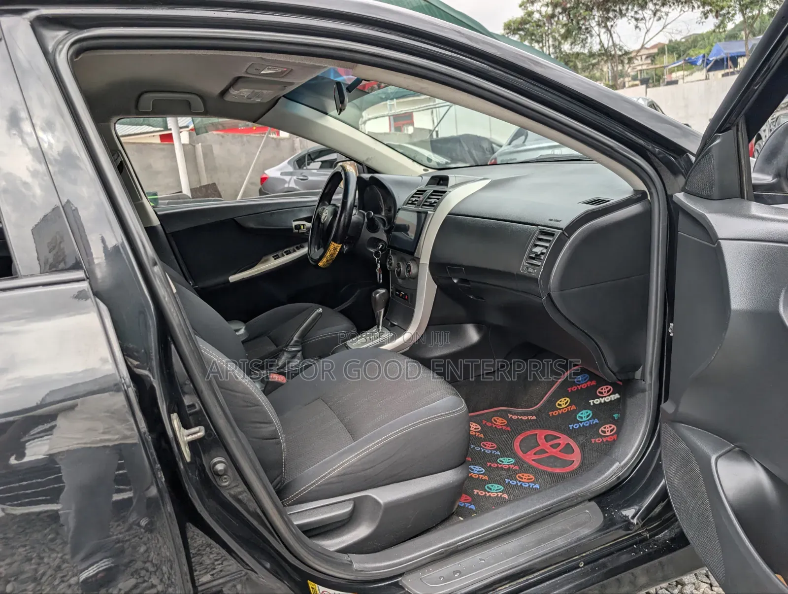 Toyota Corolla LE 4dr Sedan (1.8L 4cyl 4A) 2012 Black