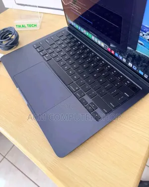 New Apple MacBook Pro 2024 M4 14-inch 16GB Apple M4 SSHD (Hybrid) 256GB